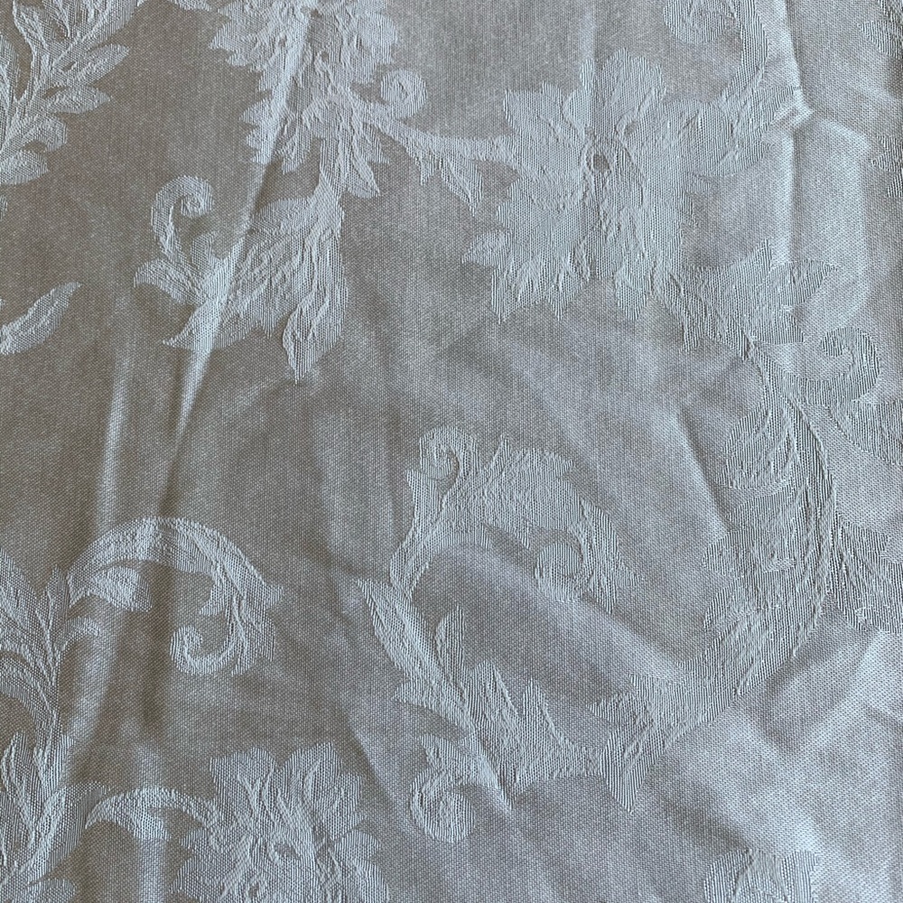 Table cloths - Picture 4 of 7